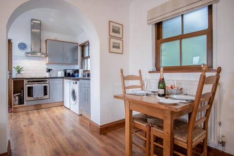 Marina House Annex - 1 Bedroom - Neyland (24696)