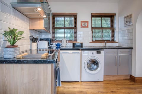 Marina House Annex - 1 Bedroom - Neyland (24693)