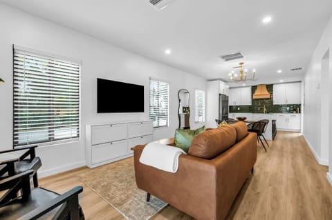 Welcome to your home away from home in Victoria Park!