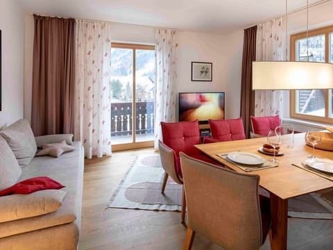 Vacation apartment W8, 1 bedroom, 2 bedrooms, kitchen, shower bath WC - Ferienhaus Hotel Post Apartment in Carinthia, Austria