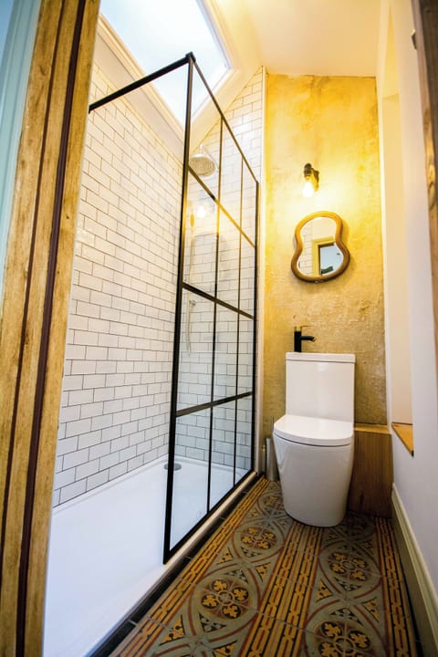 Master bedroom ensuite