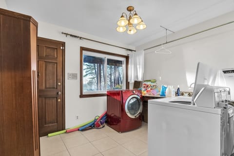 Appliance, Washer, Indoors, Floor, Flooring