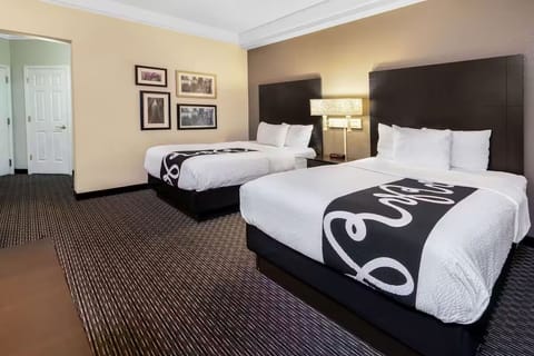 Unit with 2 Double size beds