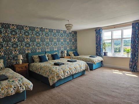 Dreamweaver, large family room with numerous bed options