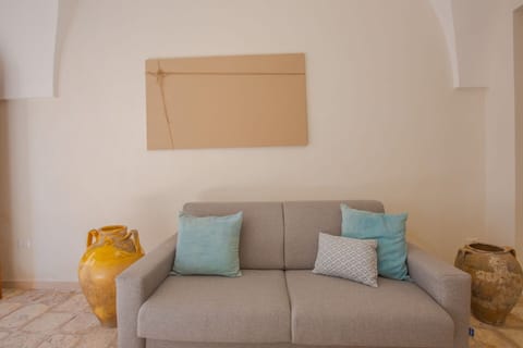 Furniture, Interior Design, Couch, Flooring, Floor, Living Room, Room, Apartment, Comfort