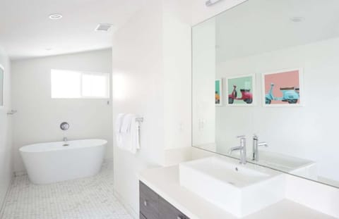 Private Bathroom with Bathtub