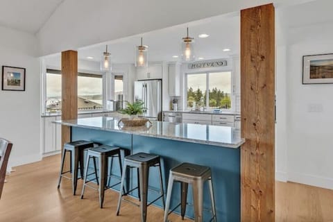 Kitchen bar seating.