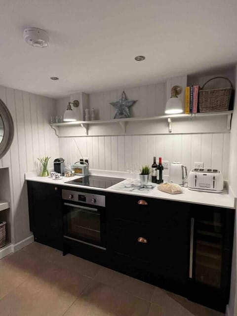 A small but perfectly formed kitchen with all necessary utilities