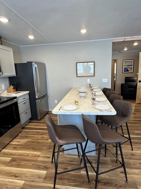 Large peninsula for dining and cards/games.