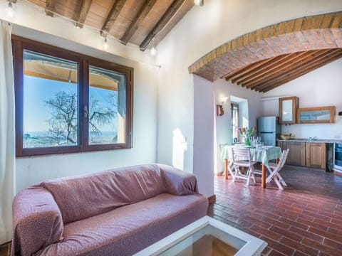 Furniture, Chair, Outdoor Furniture, Kitchen & Dining Room Table, Glass, Balcony, Shade, Outdoor Table, Coffee Table, Aluminium