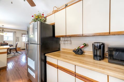 Kitchen--- Bright and Inviting