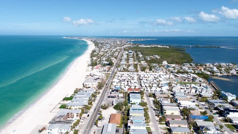 Island Vibe B by Anna Maria Vacations