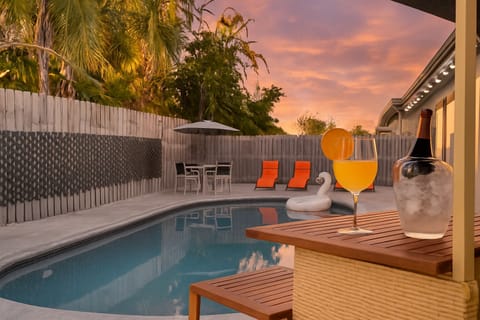 Tropical sunset in style and flavor