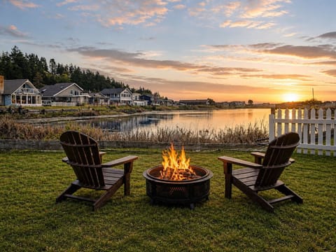 Cozy lakeside sunset retreat