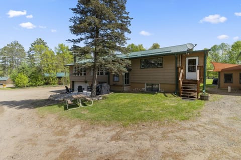Classic Cabin  2 front Entrances