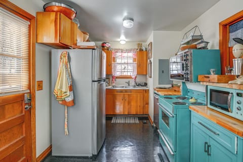 Kitchen | Cooking Basics | Complimentary Spices | 1st Floor