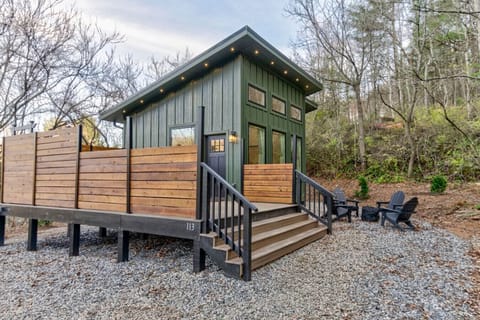 Forestwood Cabin - Cozy Couples Getaway