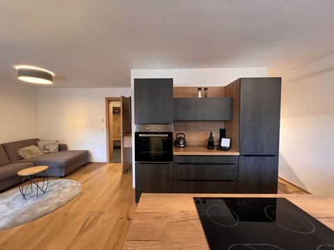 Cabinetry, Furniture, Couch, Building, Wood, Comfort, Countertop, Flooring, Interior Design, Living Room