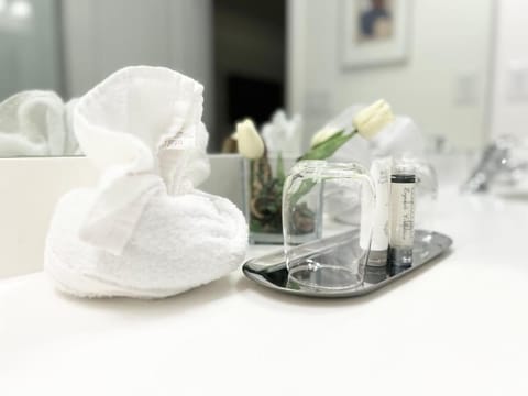 Bathroom amenities