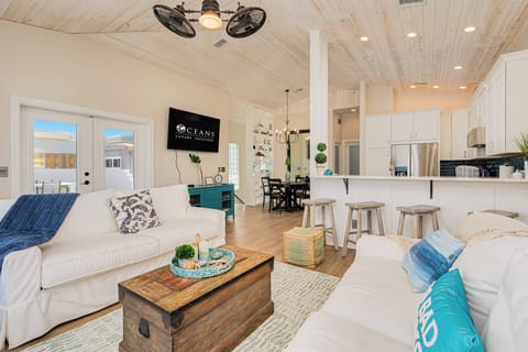 Bright, open floor plan