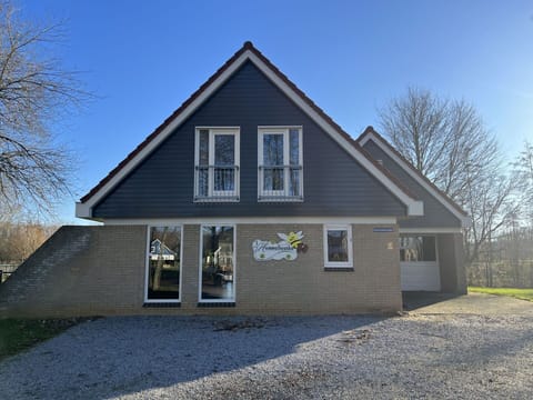 Building, Window, Siding, Roof, Home, House, Facade, Architecture, Cottage, Door