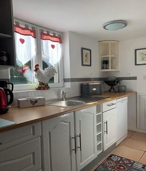 Kitchen showing dishwasher