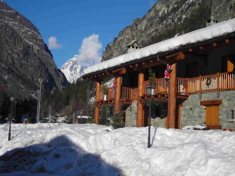 Holiday Home Exterior [winter]