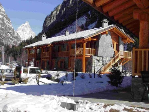 Holiday Home Exterior [winter]