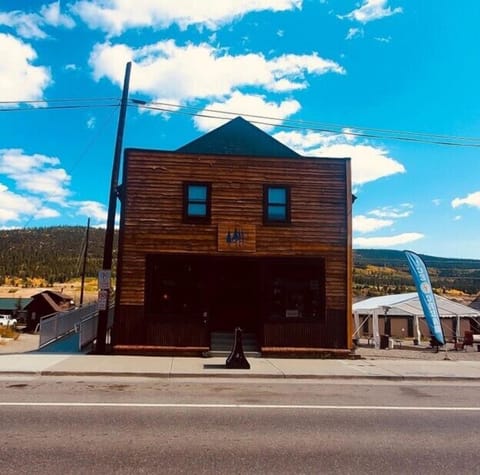 4 UPDATE front of building