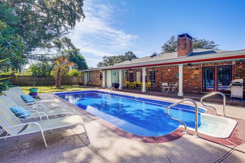 Gulfport Vacation Rental | 4BR | 2.5BA | 3,147 Sq Ft | 2 Steps Required to Enter