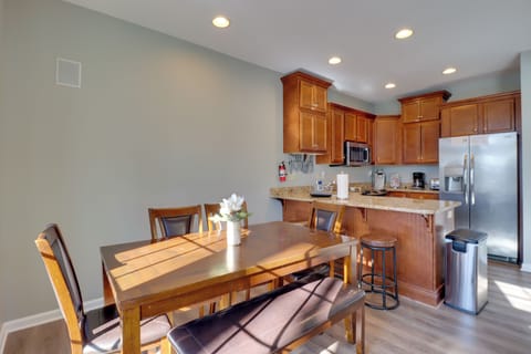 Dining Room | Main Level | Dishware/Flatware Provided