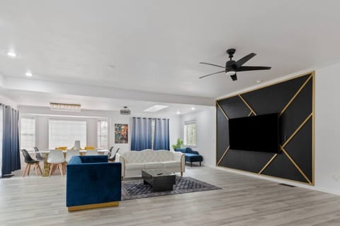 169ac77c 3ddc 428c a17e 690d7fbc7028