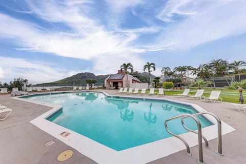Lihue Vacation Rental | 2BR | 2BA | Stairs Required | 850 Sq Ft
