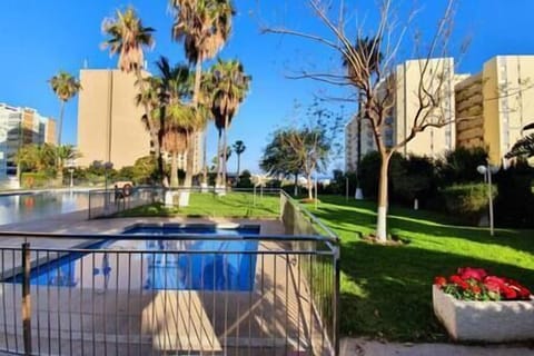 2b3e749d c4d1 4b55 a1ea f21077b32a50