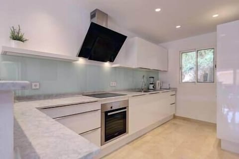 Ccc8a330 ec74 44d0 ba23 052a3cc48b22