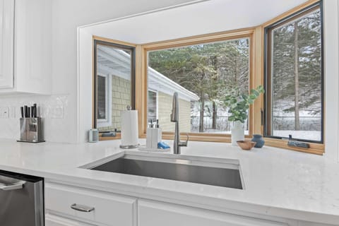 Sink area in kitchen