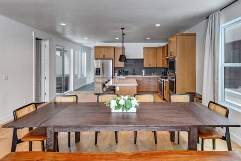 Silver Creek Village 6635: