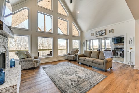 Clarkson Vacation Rental | 7BR | 4.5BA | 5,300 Sq Ft | 1 Step to Enter