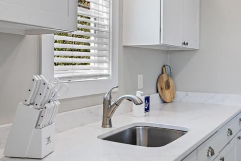 Bright and light kitchen with coastal decor