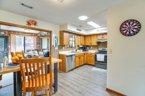 Dining Area | Kitchen