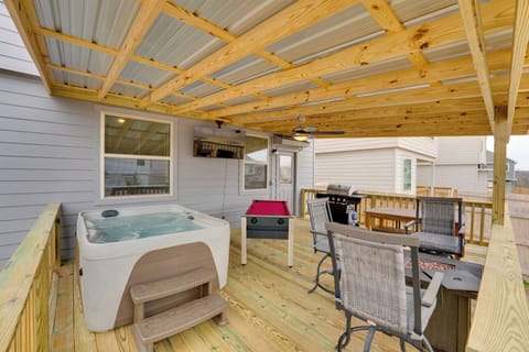 San Antonio Vacation Rental | 4BR | 2.5BA | 1,700 Sq Ft | Small Step for Entry