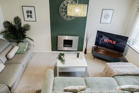Living Room / Lounge