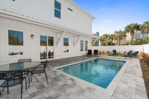 Private pool & pristine backyard!