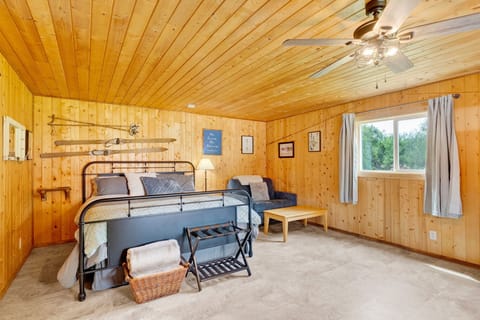 King Bed (2)