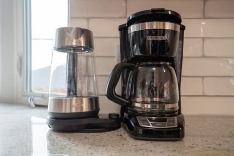 Water kettle and coffee maker