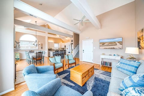 Open living room area with lots of seating
