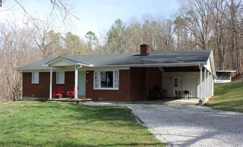 Charming and Secluded Farm House.