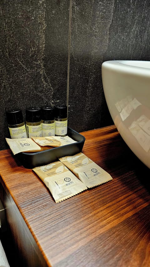 Bathroom amenities
