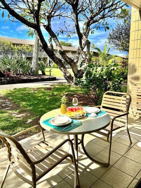 Breakfast on the lanai!