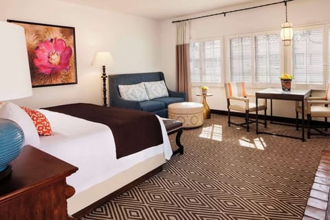 Unit with King size bed